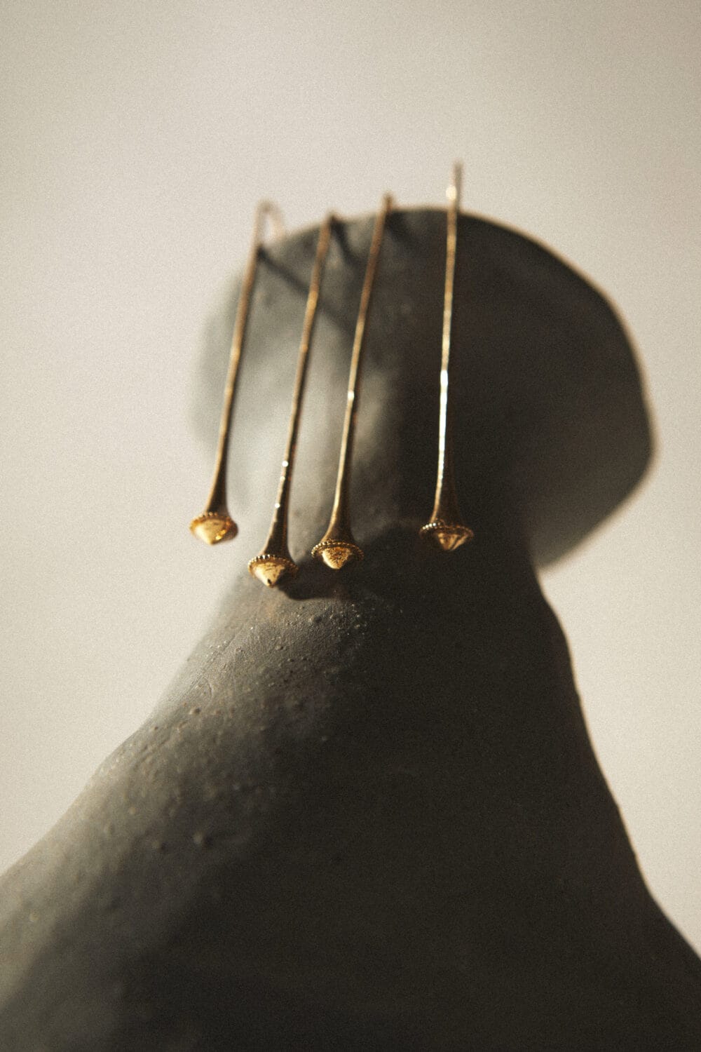 Arete estola cao de bronce - Imagen 3