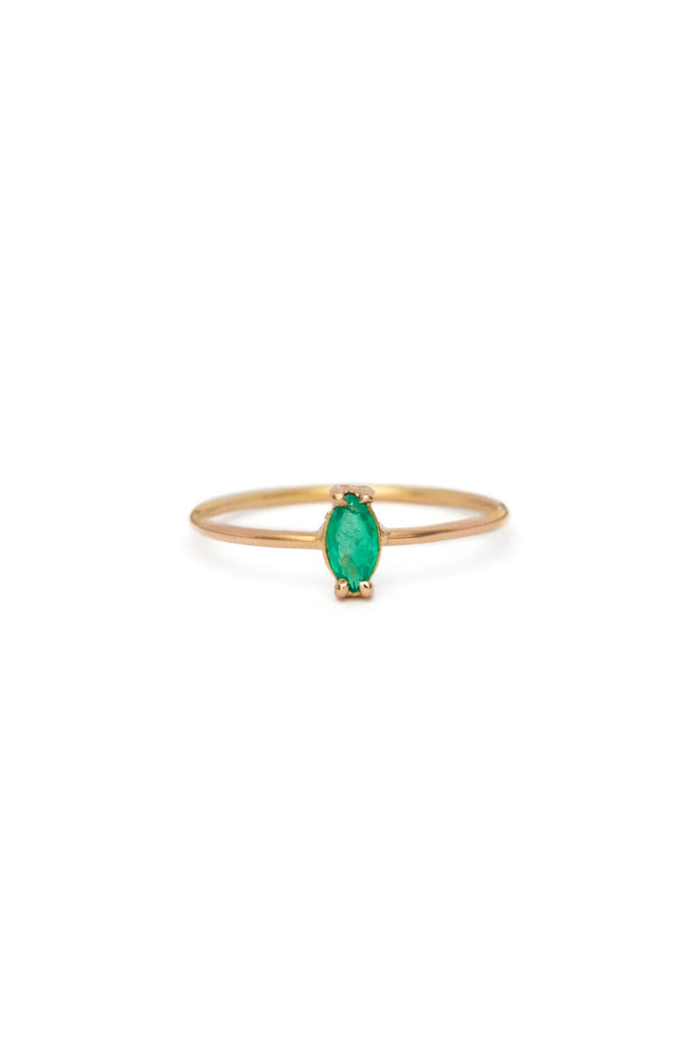 Anillo almendra de esmeralda oro